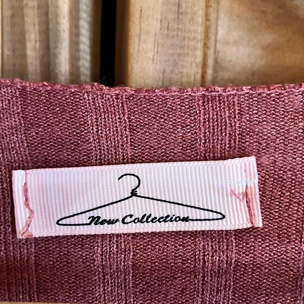 New Collection Ribbed V-Neck Top in Rust - Picture 2 of 3